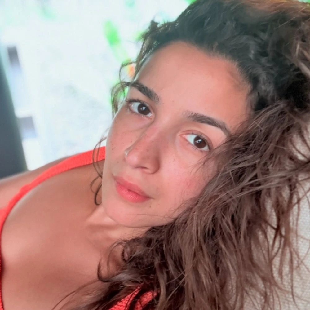 PICS: Alia Bhatt chills in orange bikini and enjoys workout on beach vacation with sister Shaheen and her boyfriend