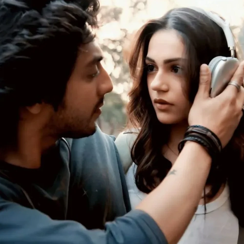 Saiyaara 4th weekend box office: Ahaan Panday and Aneet Padda's blockbuster adds Rs 10 crore to the tally; Netts 318 in 24 days