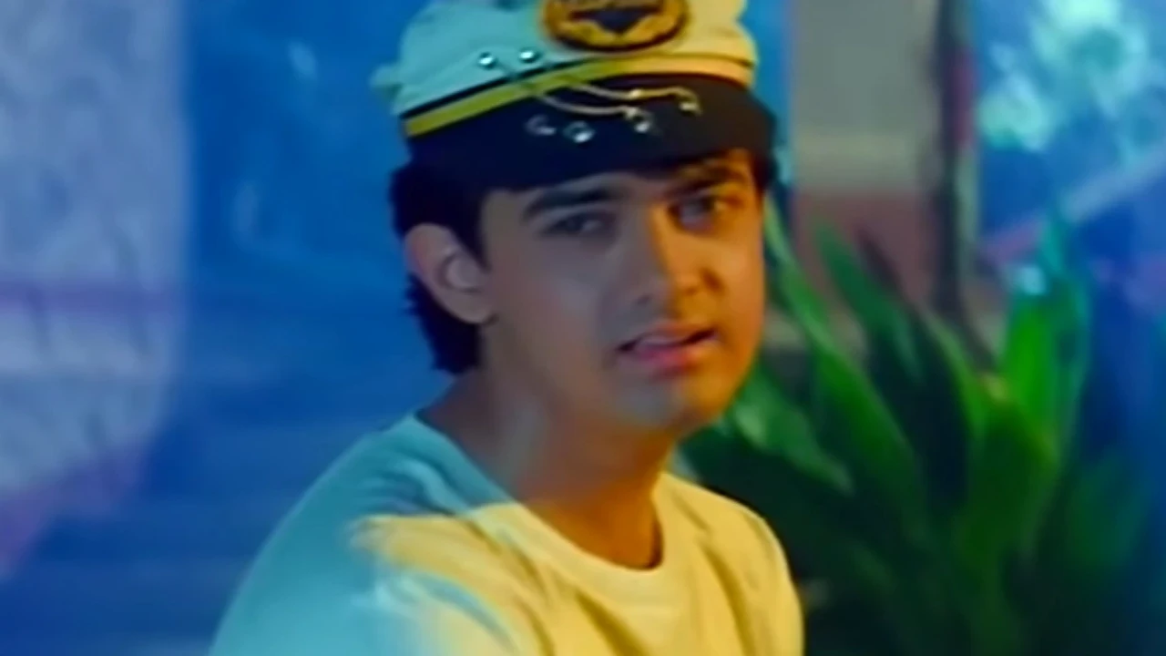 Aamir Khan had a 'problem' with a scene in Dil Hai Ke Manta Nahi, recalls Tikku Talsania. Picture courtesy: T-Series Bollywood Classics/YouTube Aamir Khan had a 'problem' with a scene in Dil Hai Ke Manta Nahi, recalls Tikku Talsania: 'I knew something was wrong'