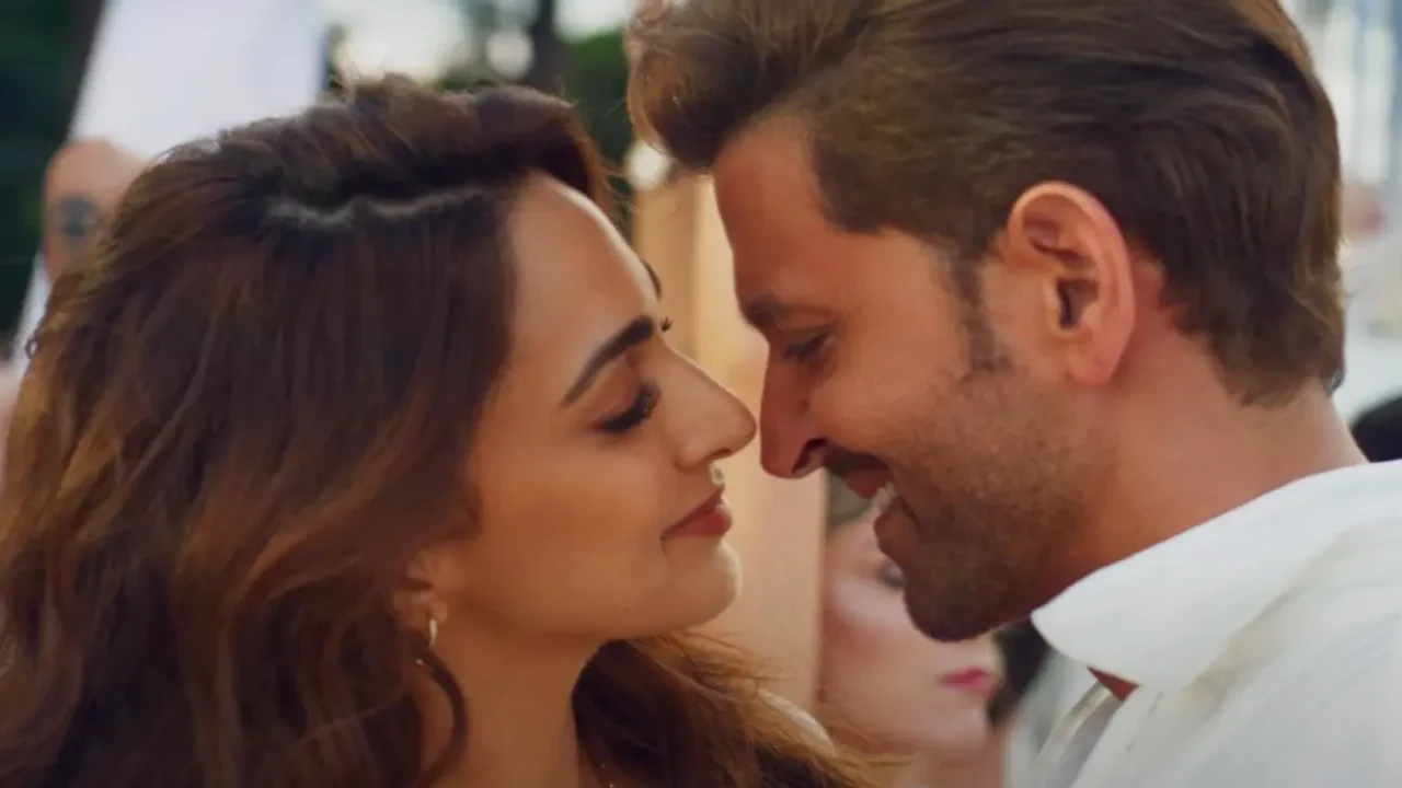 War 2 continues to underperform vis-a-vis expectations despite Saturday growth (Credit: YRF) Hrithik Roshan, Kiara Advani