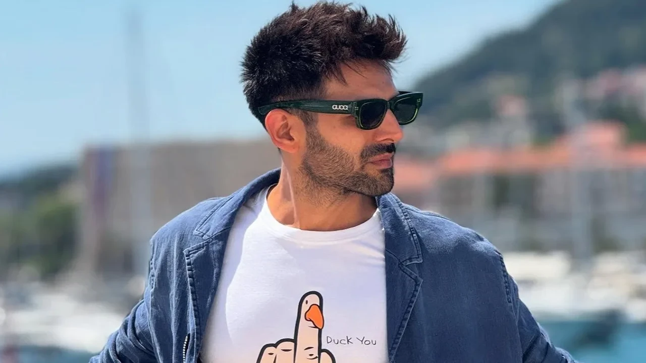 EXCLUSIVE: Kartik Aaryan in talks with SherShaah director Vishnuvardhan for a Zombie film EXCLUSIVE: Kartik Aaryan in talks with SherShaah director Vishnuvardhan for a Zombie film