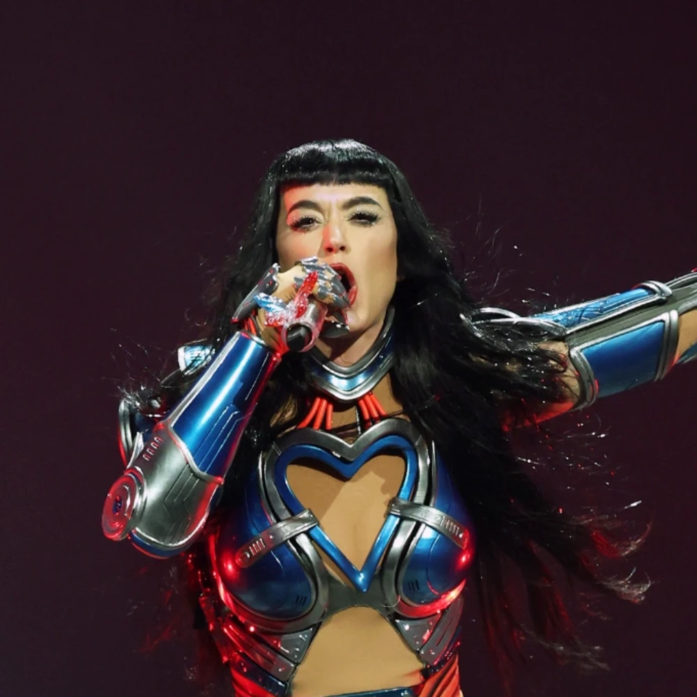 Katy Perry Left in Shock After Fan Faints on Stage Mid-Show, Her Sweet Gesture is Winning Praise