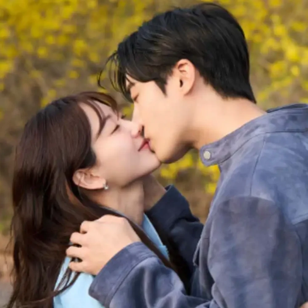 Head Over Heels had another kiss scene? Here's why Cho Yi Hyun and Choo Young Woo's high school drama deprived fans of intimate moment