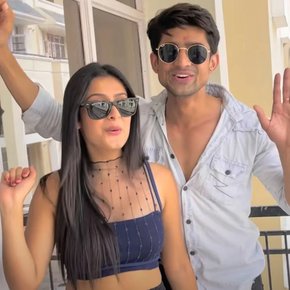 Isha Malviya's relationship with Abhishek Kumar
