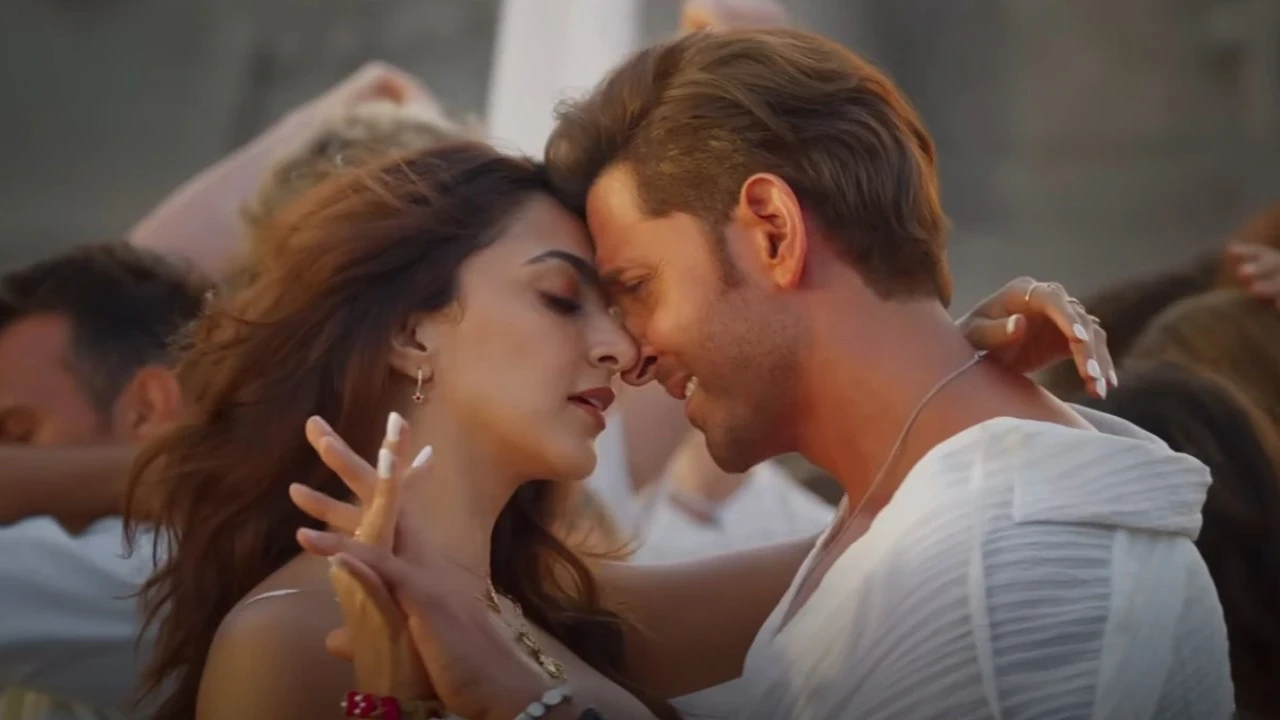 War 2 (Hindi) Day 1 Box Office Estimates: Hrithik Roshan and Jr NTR starrer opens with Rs 29 crore. Picture courtesy: YRF/YouTube War 2 (Hindi) Day 1 Box Office Estimates: Hrithik Roshan and Jr NTR starrer opens with Rs 29 crore