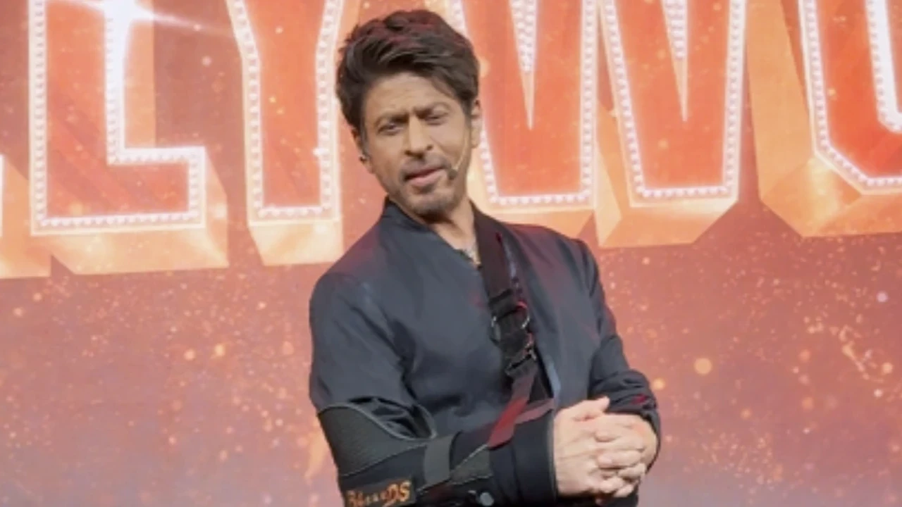 Shah Rukh Khan drops witty remark about his injury at Ba***ds Of Bollywood preview