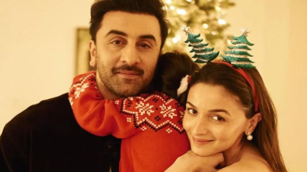 Ranbir Kapoor and Alia Bhatt with Raha (via Instagram/Alia Bhatt) (Image Courtesy: Instagram)