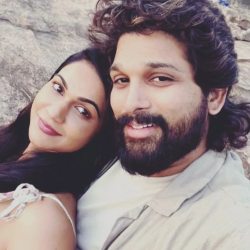 VIDEO: Allu Arjun walks hand-in-hand with wife Sneha Reddy in Mumbai amid Atlee's film shoot