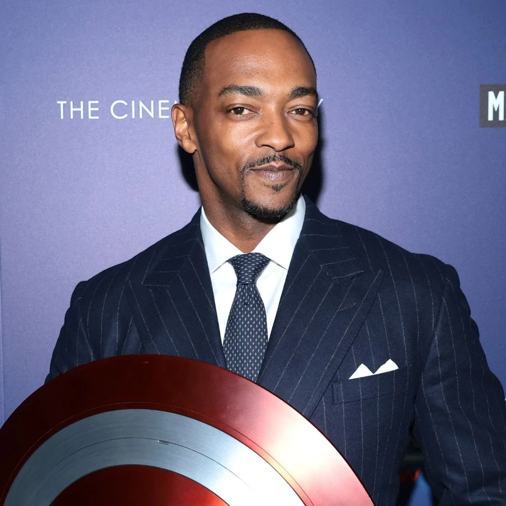 Captain America Star Anthony Mackie Seen Kissing Mystery Woman in Notting Hill