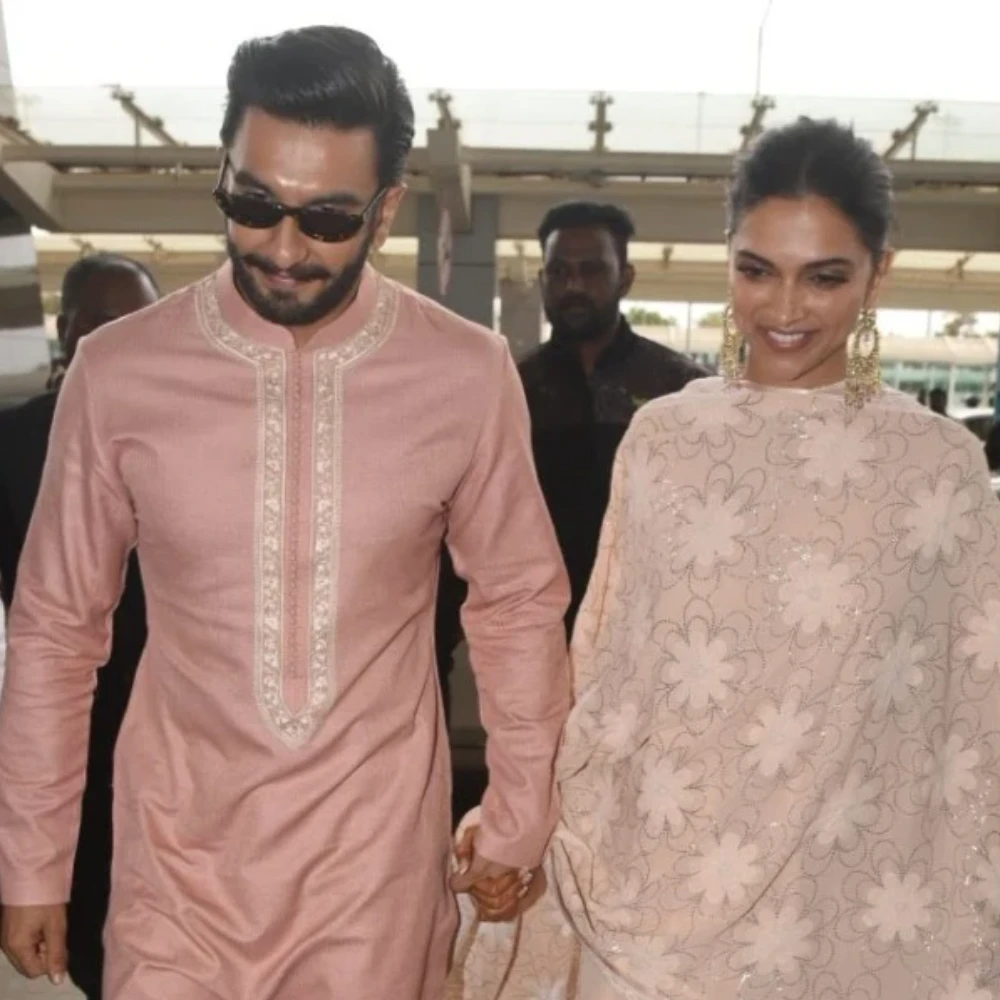 Deepika Padukone-Ranveer Singh, Param Sundari co-stars Sidharth Malhotra and Janhvi Kapoor seek Lord Ganesha's blessings, Watch