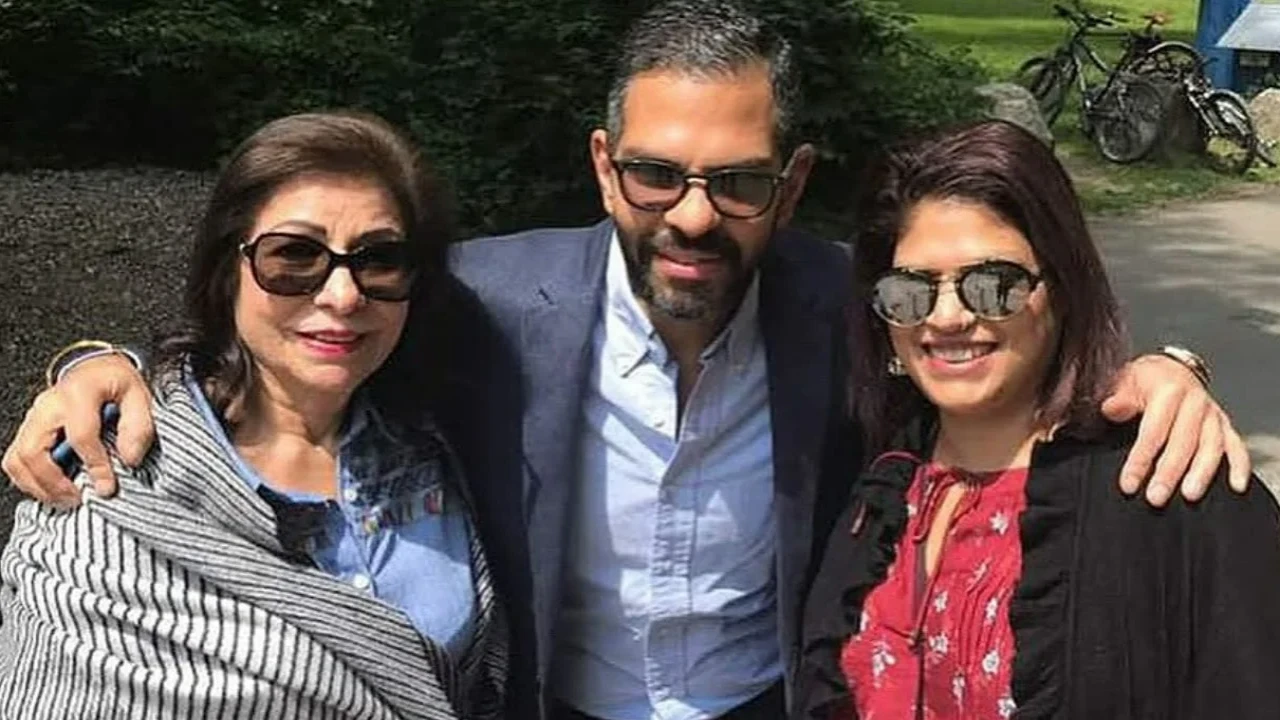 Sunjay Kapur, Mandhira Kapur