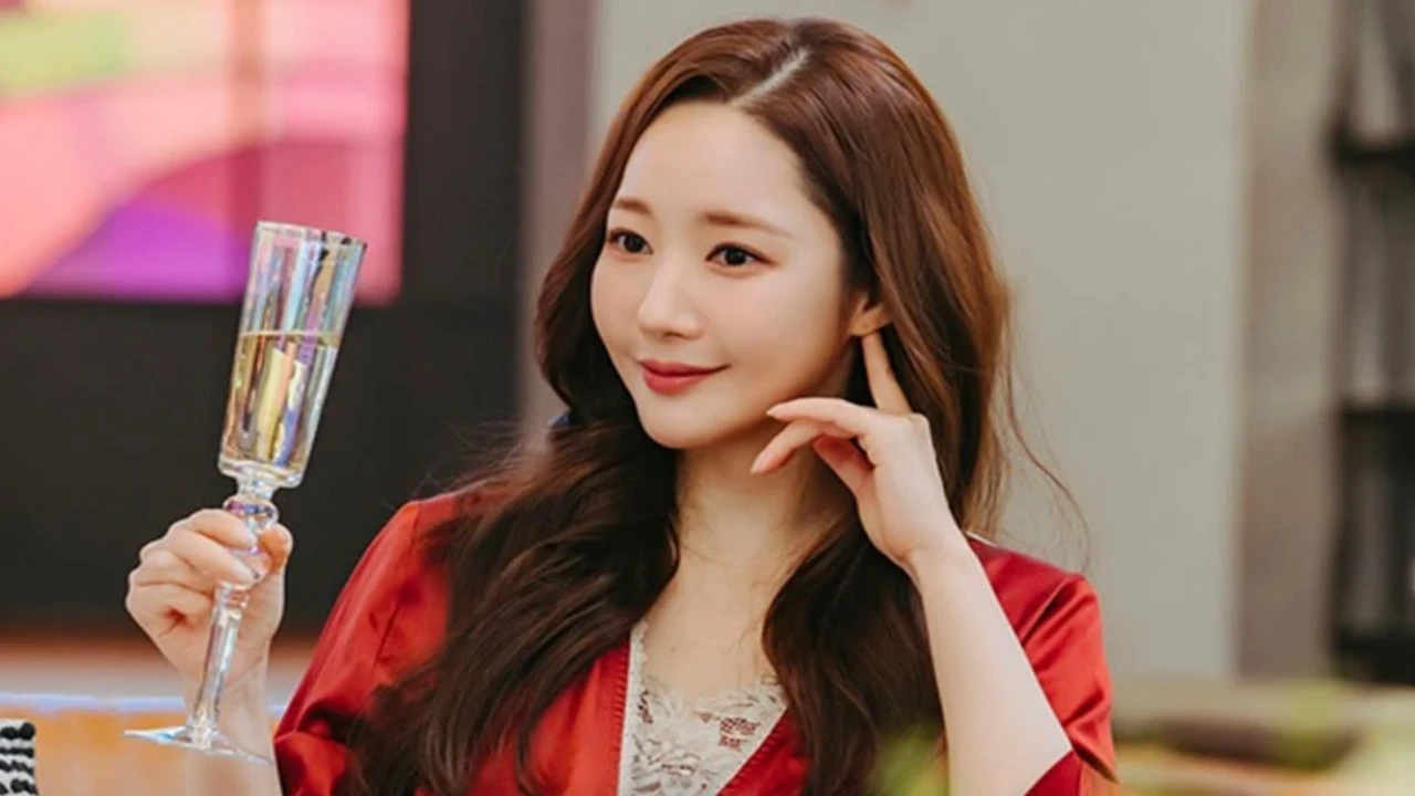 Picture credit: Park Min Young Instagram Park Min Young reacts to fans' concern over sudden weight loss amid Confidence Queen promotions: 'While working on Siren...'