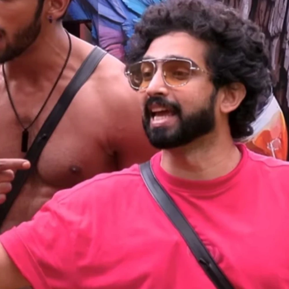 Bigg Boss 19 New Promo: Pranit More clashes with Amaal Mallik, mocks him ‘gaata kam hai bajta zyada hai’ Bigg Boss 19 New Promo: Pranit More clashes with Amaal Mallik, mocks him ‘gaata kam hai bajta zyada hai’