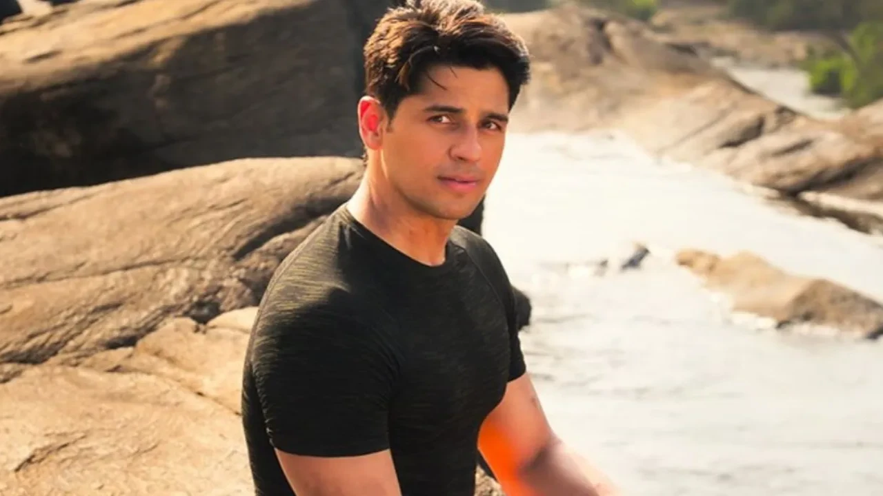 Param Sundari Box Office: Sidharth Malhotra and Janhvi Kapoor starrer rom-com remains steady, adds Rs 2.90 crore on Day 6 (Credits: Maddock Films) Sidharth Malhotra, Janhvi Kapoor