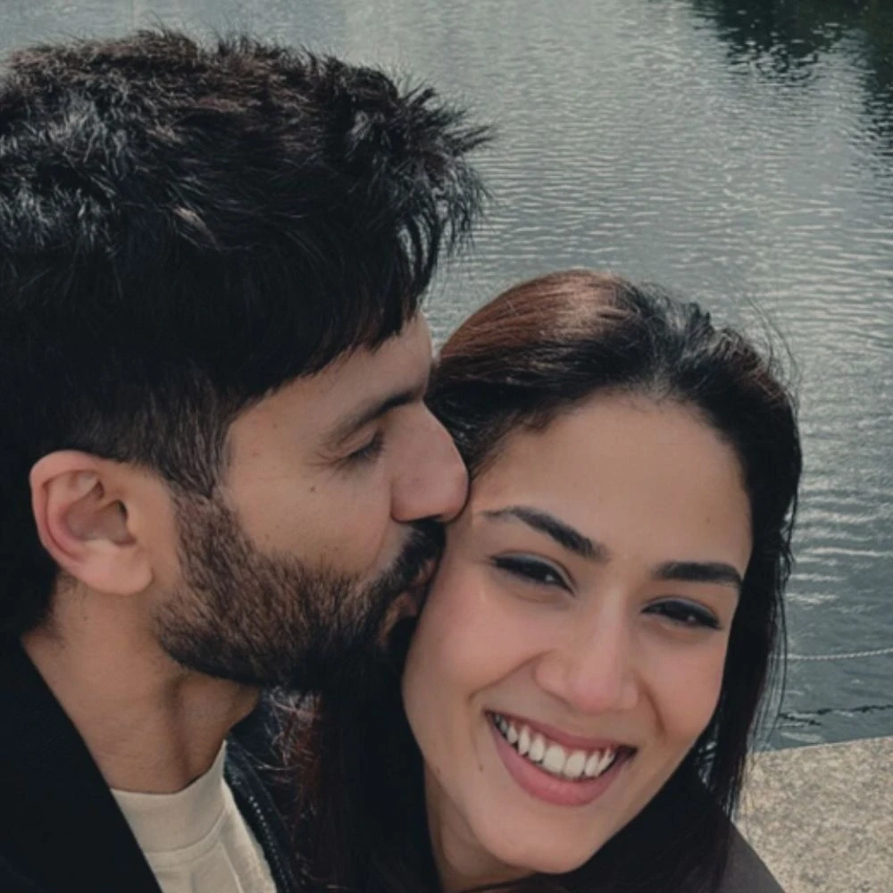 Shahid Kapoor kisses Mira Rajput in sweet birthday post: 'You complete me'
