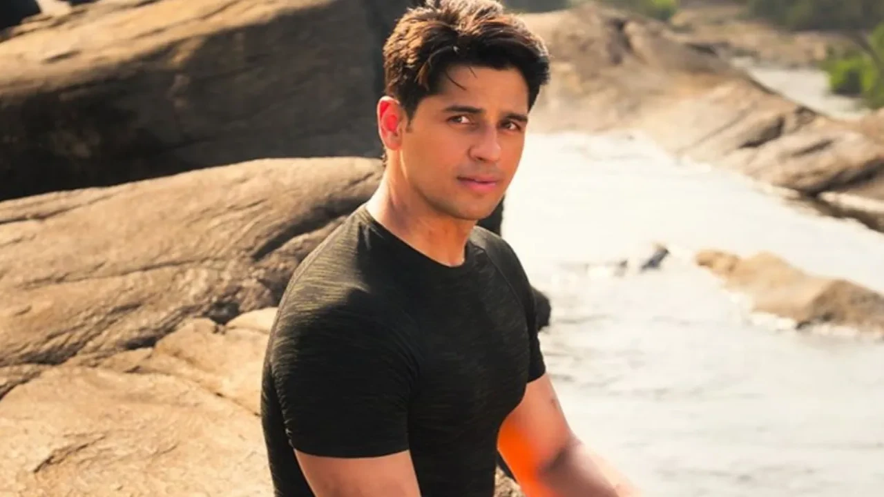 Param Sundari Box Office: Sidharth Malhotra and Janhvi Kapoor's rom-com adds Rs 5.90 crore in 2nd weekend, approaches Rs 50 crore mark (Credits: Maddock Films) Sidharth Malhotra