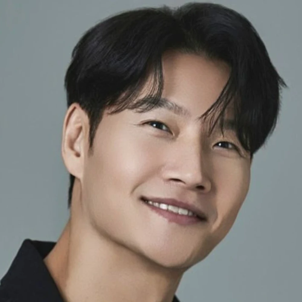 Kim Jong Kook gets married to non-celebrity fiancée in private Seoul wedding, Yoo Jae Suk hosts ceremony