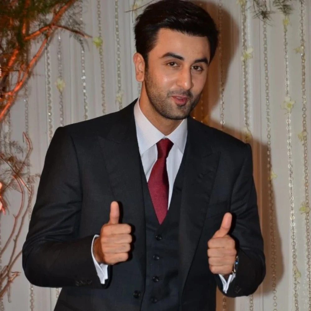 Ranbir Kapoor visits his almost-ready bungalow in Bandra worth Rs 250 crore, rushes inside without posing for paps