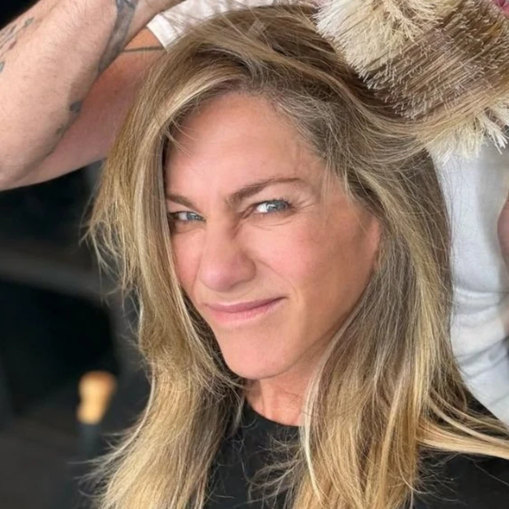 FRIENDS Star Jennifer Aniston Introduces Boyfriend Jim Curtis on Personal Instagram: SEE