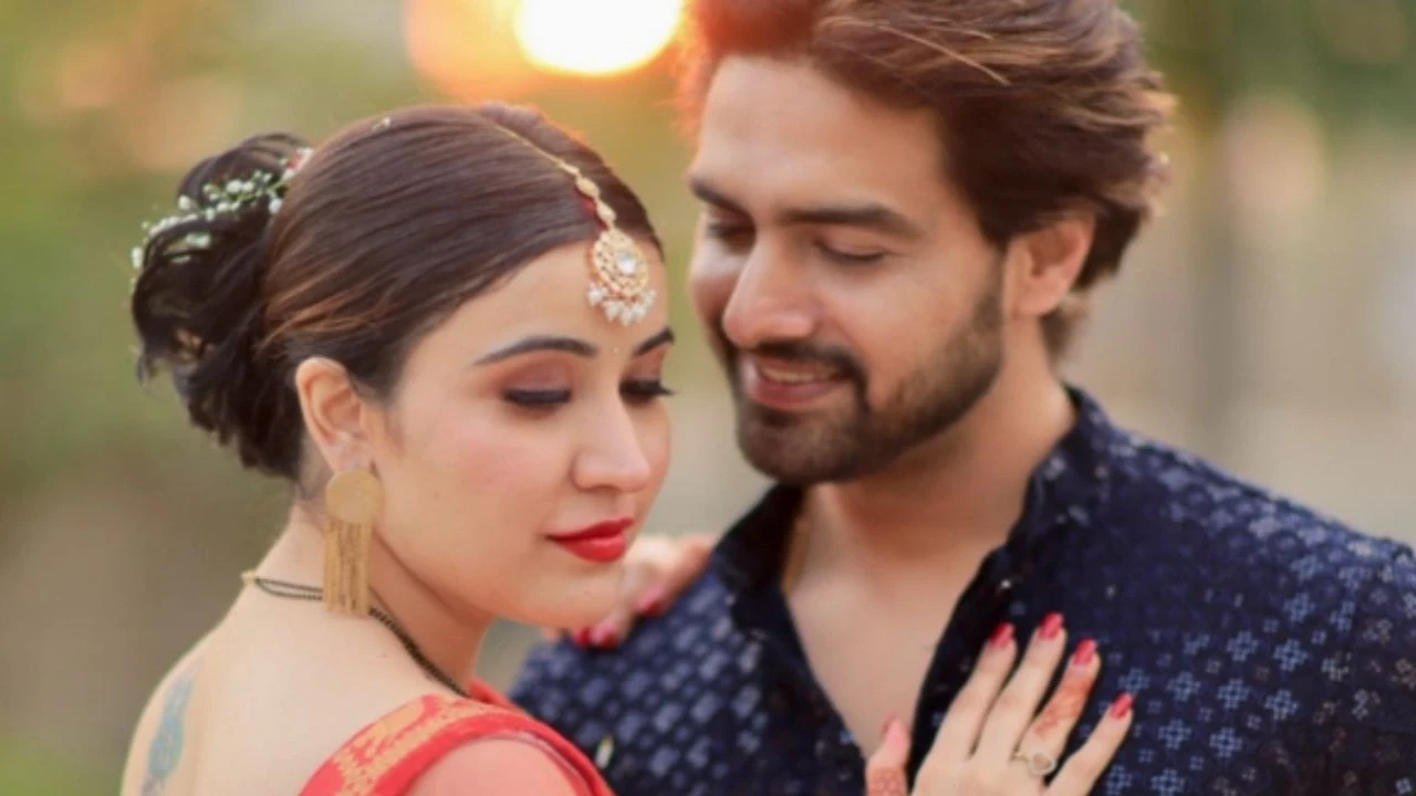 Rohit Purohit and Sheena Bajaj (via Instagram) (Image Courtesy: Instagram)