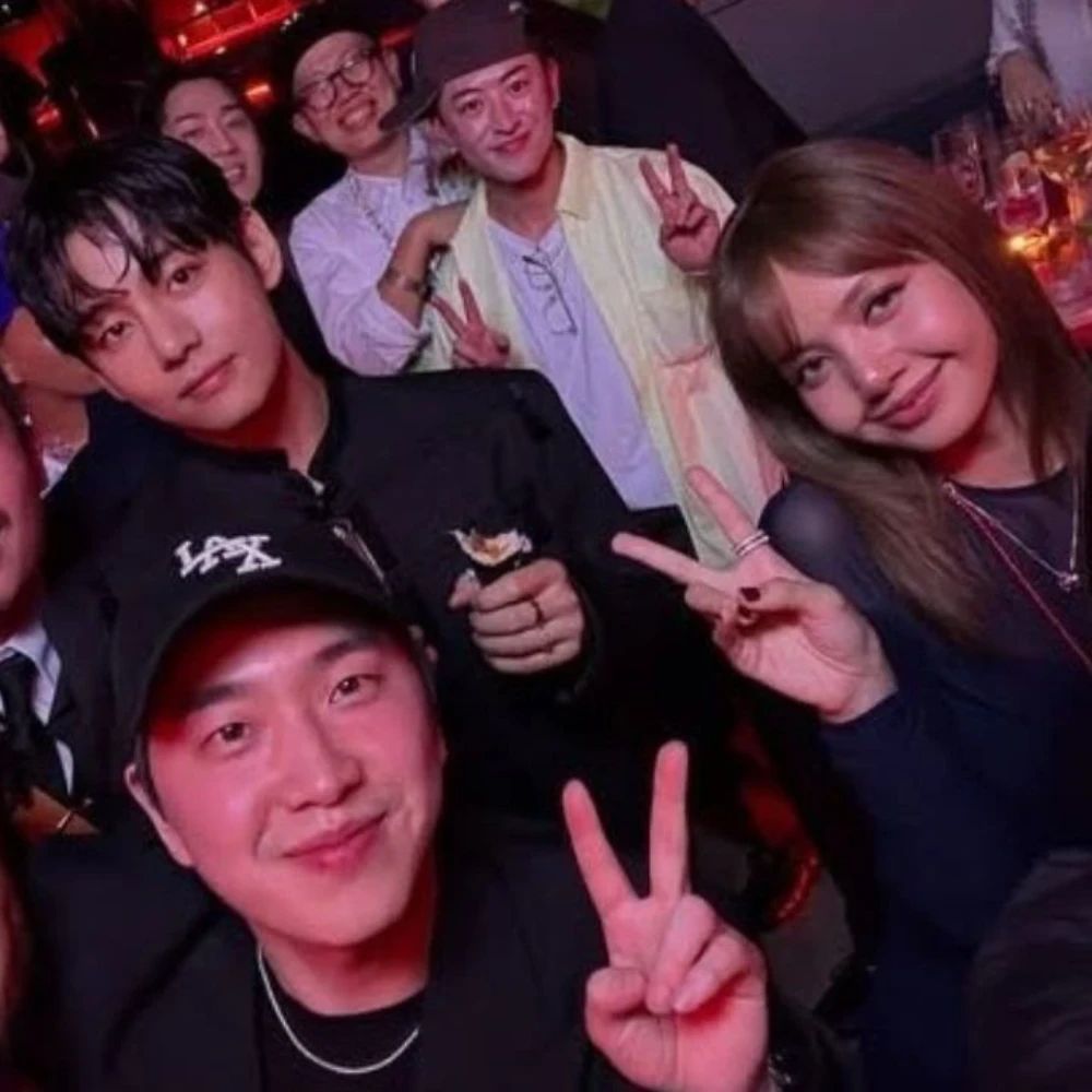 BTS’ V and BLACKPINK’s Lisa reunite but that’s not why netizens are losing it, notice hilarious detail in new PIC