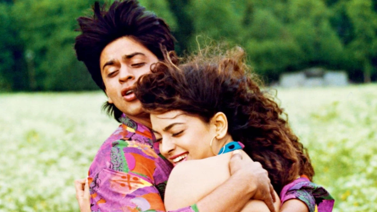 Shah Rukh Khan and Juhi Chawla in Darr (via IMDb) (Image Courtesy: IMDb)