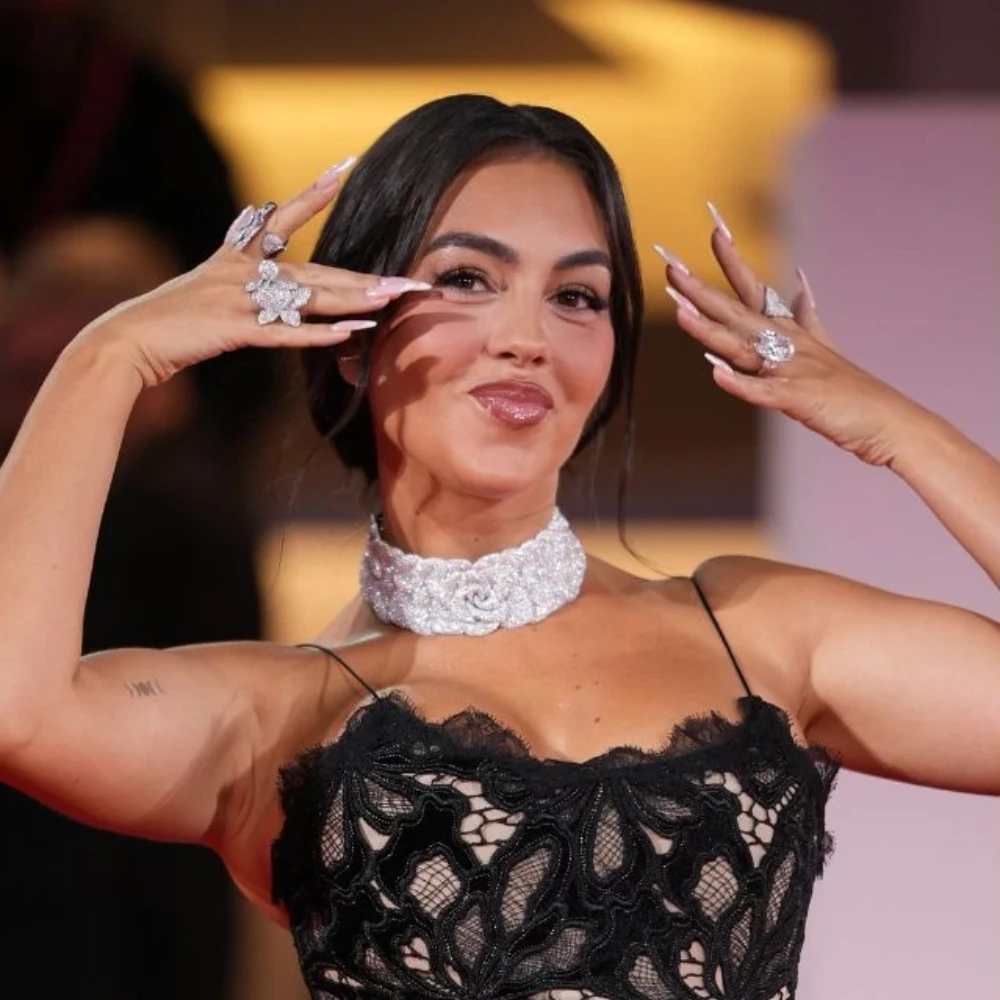 Georgina Rodríguez Flaunts MASSIVE 30-Carat Engagement Ring From Cristiano Ronaldo at Venice Film Festival, PIC