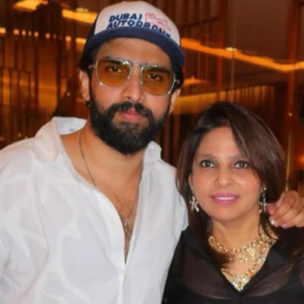 Amaal Mallik got a WARNING from his mom after ugly fight with Bigg Boss 19 contestant Kanickaa Sadanand? Amaal Mallik got a WARNING from his mom after ugly fight with Bigg Boss 19 contestant Kanickaa Sadanand?