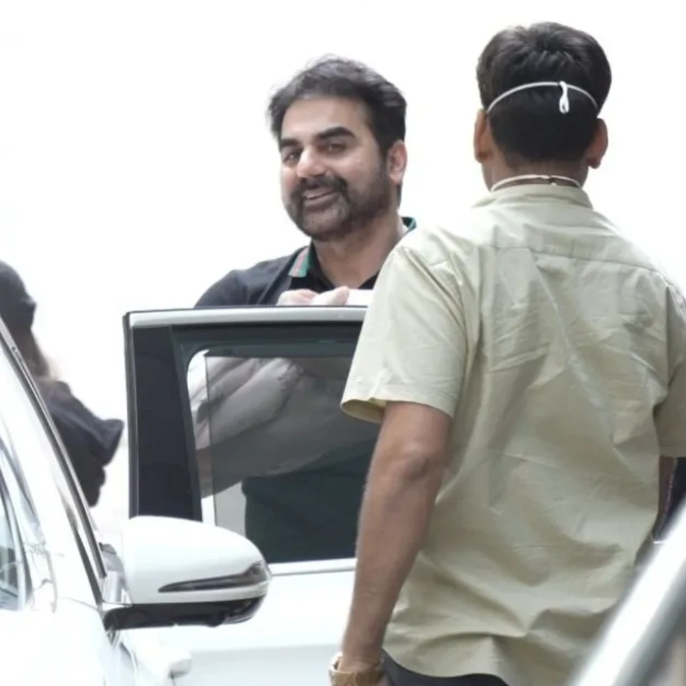 VIDEO: Arbaaz Khan carries newborn baby girl in his arms as Sshura gets discharged from hospital
