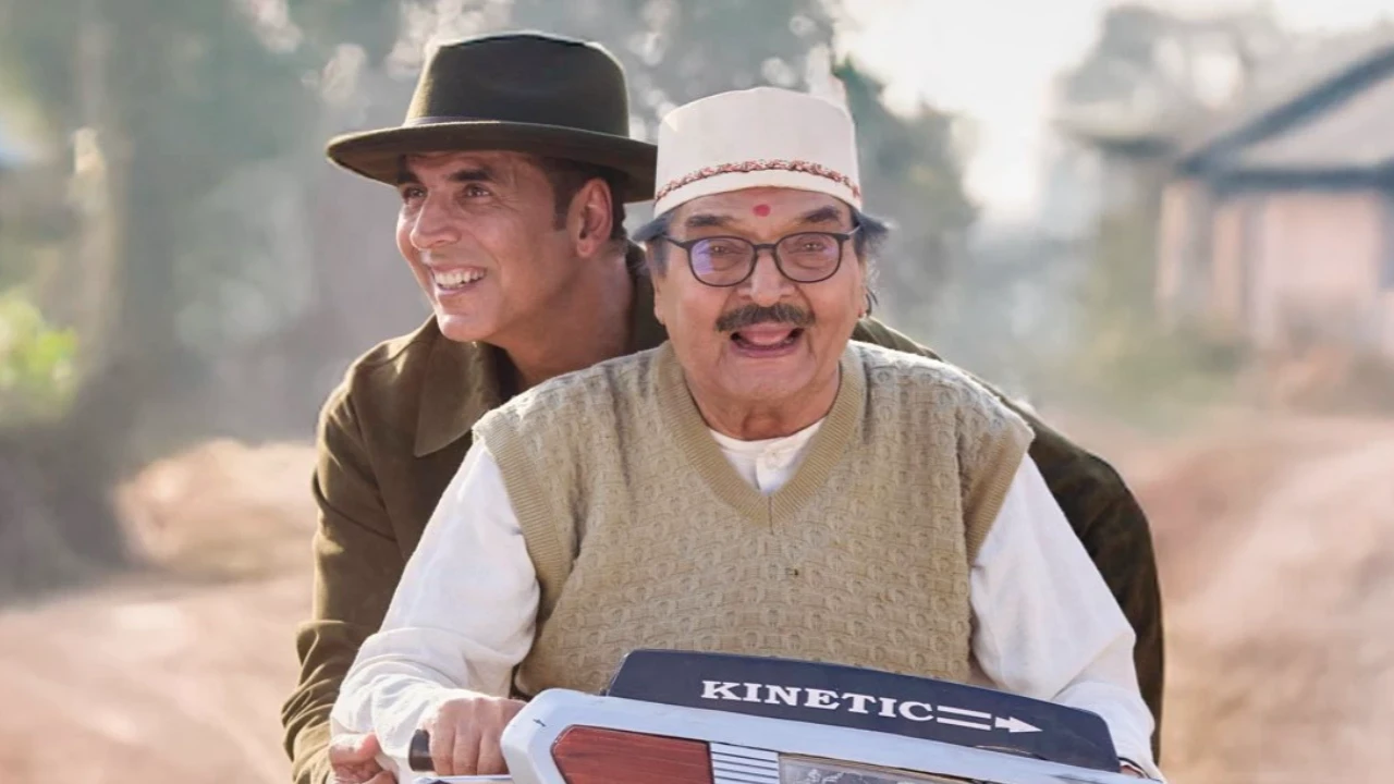 Akshay Kumar feels ‘speechless’ after Asrani's passing