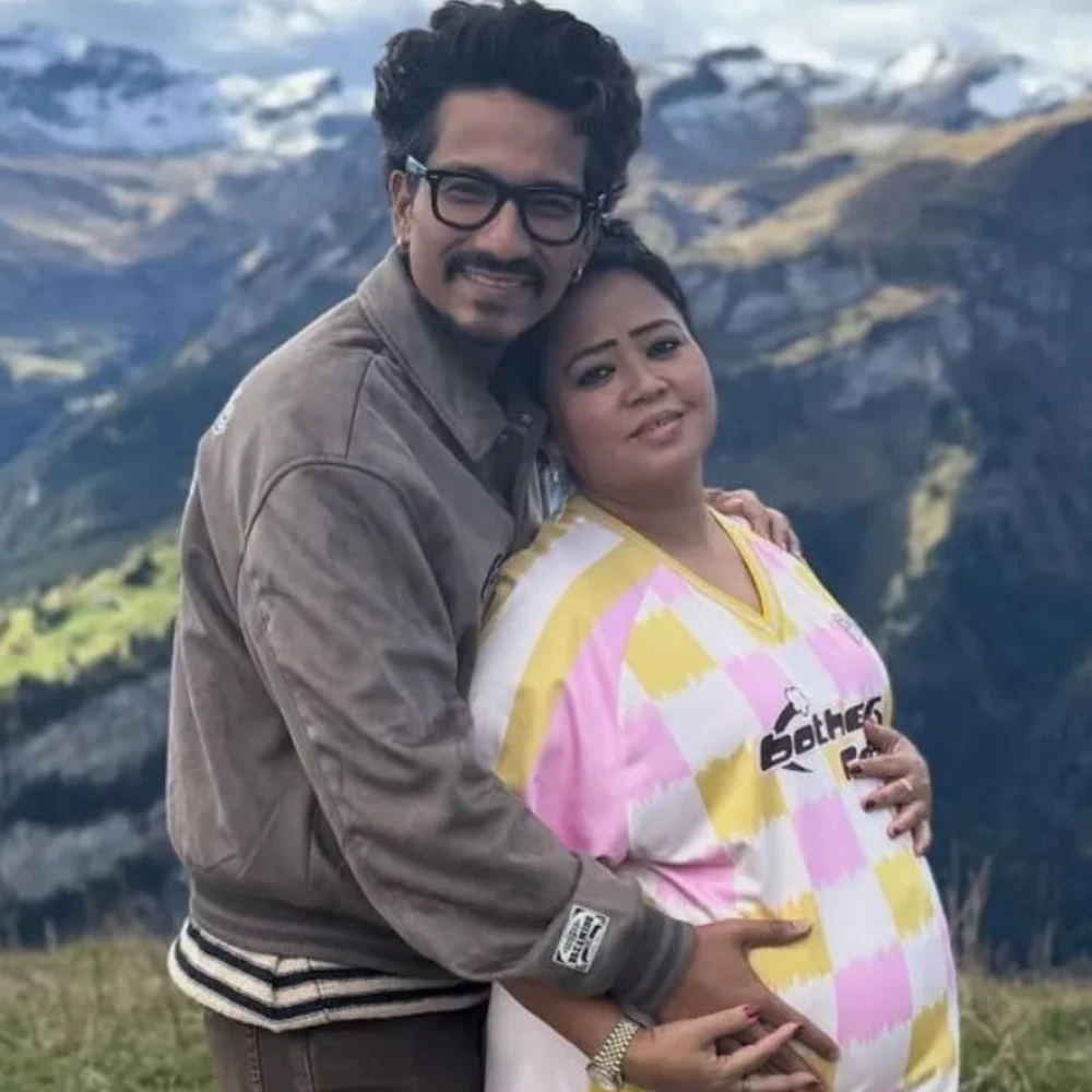 Bharti Singh flaunts her baby bump in pregnancy announcement pic with Haarsh Limbachiyaa, Parineeti Chopra comments Bharti Singh flaunts her baby bump in pregnancy announcement pic with Haarsh Limbachiyaa, Parineeti Chopra comments