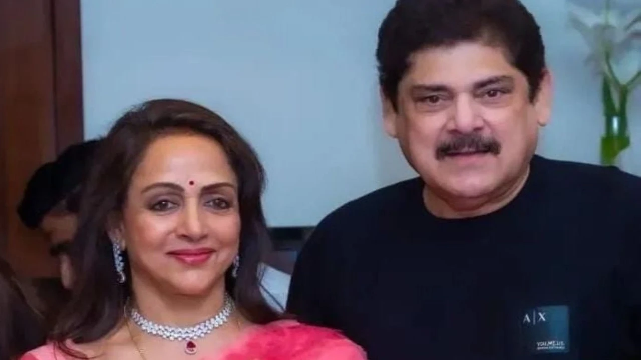 Hema Malini and Pankaj Dheer (via Twitter/Hema Malini) (Image Courtesy: Twitter)
