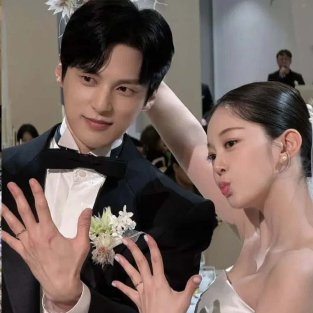 Kim Ga Eun and Yoon Sun Woo get married in beautiful Seoul ceremony, King the Land stars YoonA, Lee Junho attend Kim Ga Eun and Yoon Sun Woo get married in beautiful Seoul ceremony, King the Land stars YoonA, Lee Junho attend