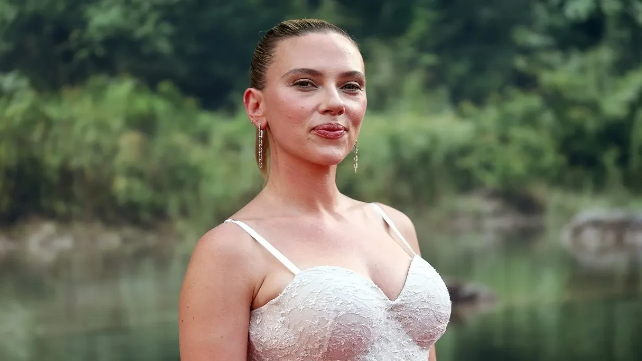 Scarlett Johansson: courtesy of Getty Images Scarlett Johansson: courtesy of Getty Images