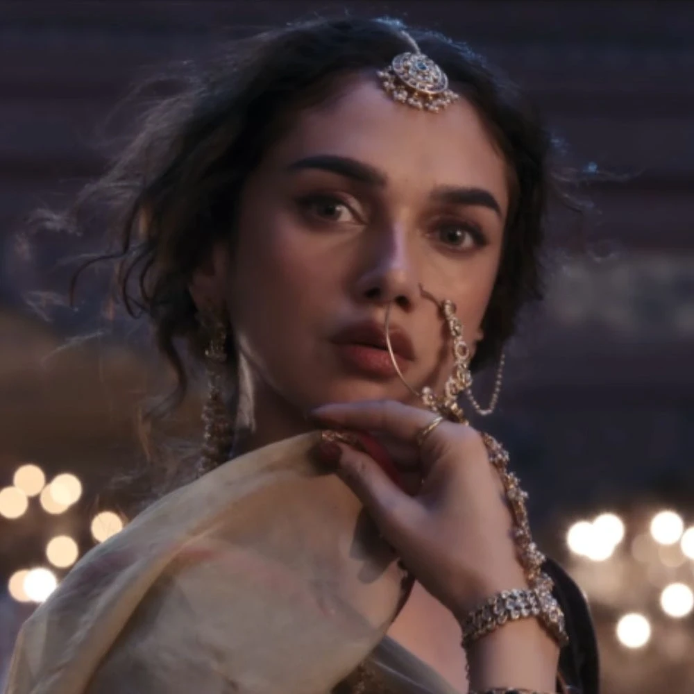 Scene of the Week: Behind Aditi Rao Hydari’s iconic swan walk in Heeramandi; The making of a viral moment Scene of the Week: Behind Aditi Rao Hydari’s iconic swan walk in Heeramandi; The making of a viral moment