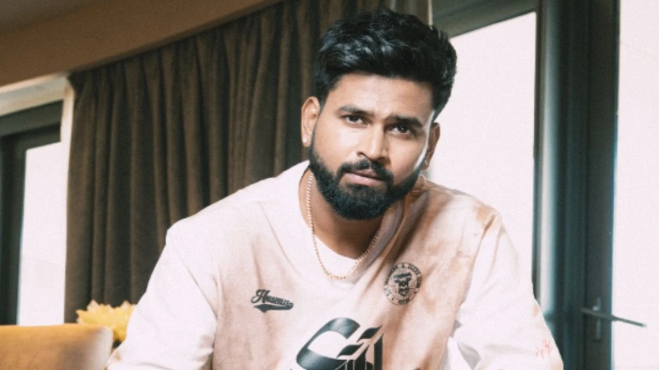 Shreyas Iyer in ICU after rib cage injury leads to lacerated spleen during 3rd ODI agai... 