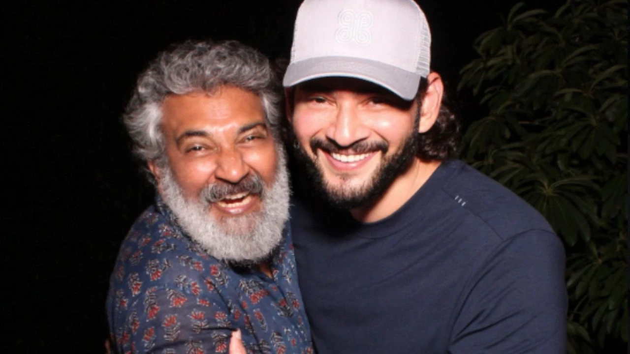 SS Rajamouli and Mahesh Babu (via Twitter/Mahesh Babu) (Image Courtesy: Twitter)