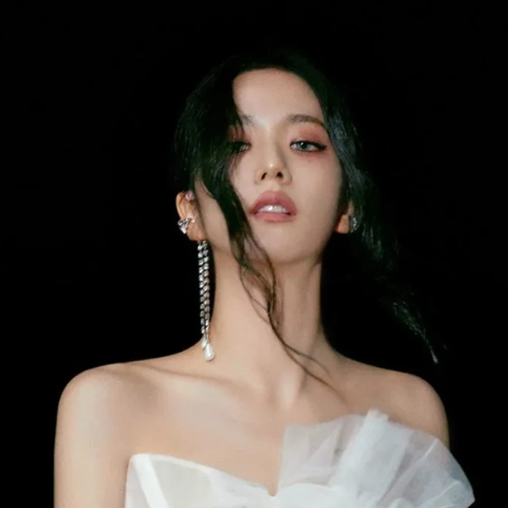 BLACKPINK’s Jisoo buys luxury 20 Billion KRW villa in Gangnam, becomes neighbors with HYBE’s Bang Si Hyuk BLACKPINK’s Jisoo buys luxury 20 Billion KRW villa in Gangnam, becomes neighbors with HYBE’s Bang Si Hyuk