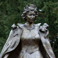 Rutland unveils Queen Elizabeth II statue; hundreds attend ceremony on late monarch's birthday