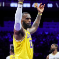 NBA Insider Says LeBron James Wants to Play Up to Two More Seasons as Lakers Try to Keep Him Until Retirement