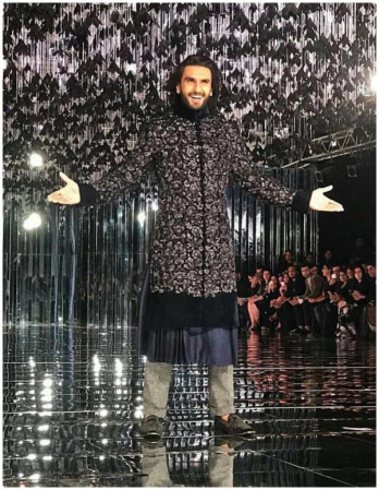 These pictures of Ranveer Singh prove that Nehru jacket is back in