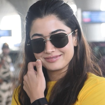WATCH: Rashmika Mandanna sheds girl-next-door avatar at airport; remains calm as fans surround her