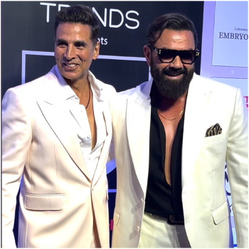 Pinkvilla Screen & Style Icons Awards: Akshay Kumar hugging Bobby Deol will take you back to Ajnabee days