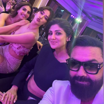 Pinkvilla Screen & Style Icons Awards: Shilpa Shetty shares glam selfies with Disha Patani, Bobby Deol, Rakul Preet Singh