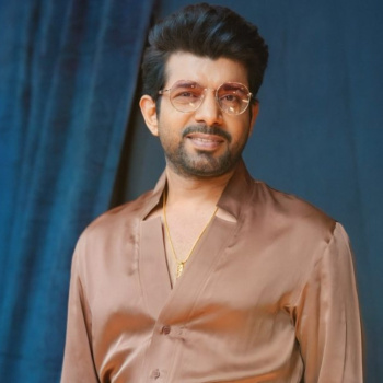 Chhaava actor Vineet Kumar Singh reveals he sits outside Shah Rukh Khan’s Mannat when feeling low: ‘Ye makan nahi…’