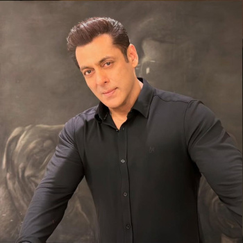 Did you know Salman Khan was to play lead in Aamir Khan's Ghajini but lost it after THIS actor spread rumors of him having anger issues?