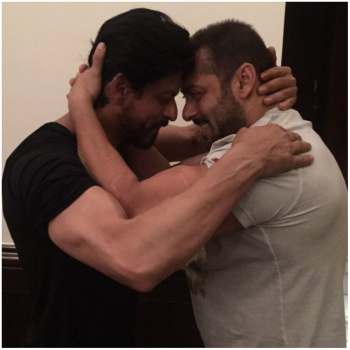 After Sikandar, Salman Khan to unite with Shah Rukh Khan for AR Murugadoss film? Director REVEALS