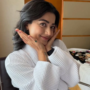 Watch: Rashmika Mandanna serves comfy airport look in baggy jeans, kurta, chappals-don’t miss her Labubu bag charms