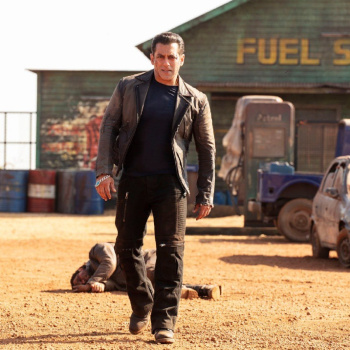 Radhe Overseas Opening Day: Salman Khan collects approx. Rs 4.75 crore plus at the box office in Covid Times