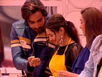EXCLUSIVE: Bigg Boss 13: Rashami Desai's family reacts to Arhaan Khan being married with a kid